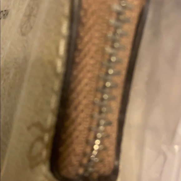 COACH Horse and carriage cream & beige wristlet - Picture 11 of 12